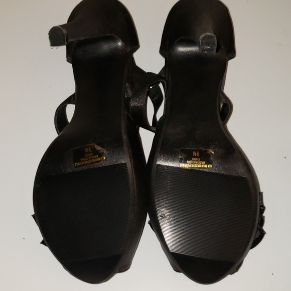 Shoes - Picture 4 of 4